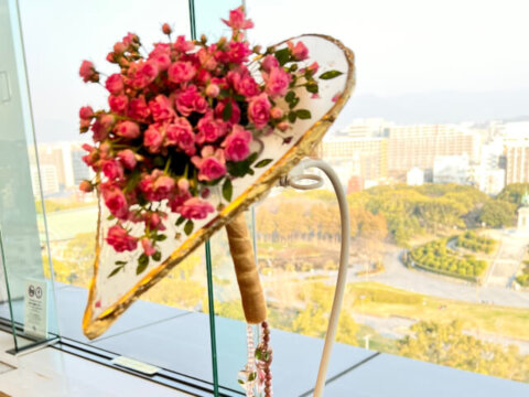 福岡県庁で作品展③  Premium Flowersの講師の作品のご紹介